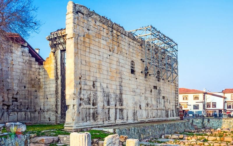 Agustus Tapınağı kapak görseli