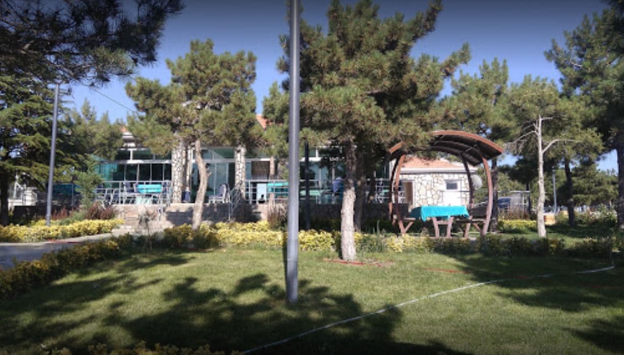 Berat-Hayriye Cömertoğlu Parkı￼ galeri fotoğrafı 2