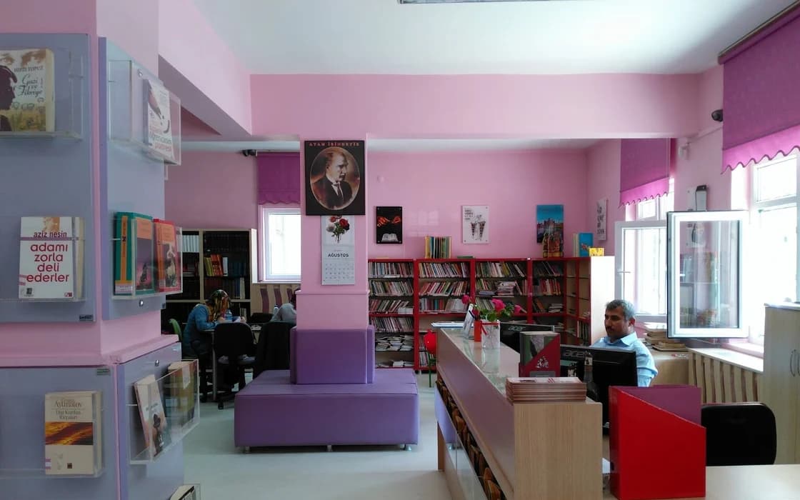 Balgat Hüseyin Alpar Halk Kütüphanesi kapak görseli