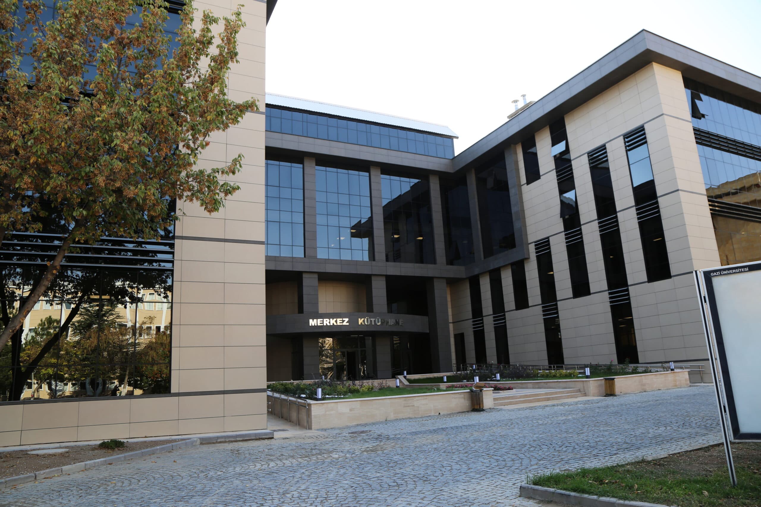 Gazi Üniversitesi Merkez Kütüphanesi galeri fotoğrafı 3