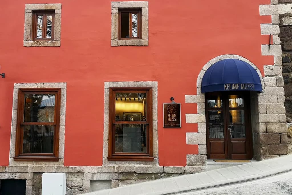 Kelime Müzesi kapak görseli