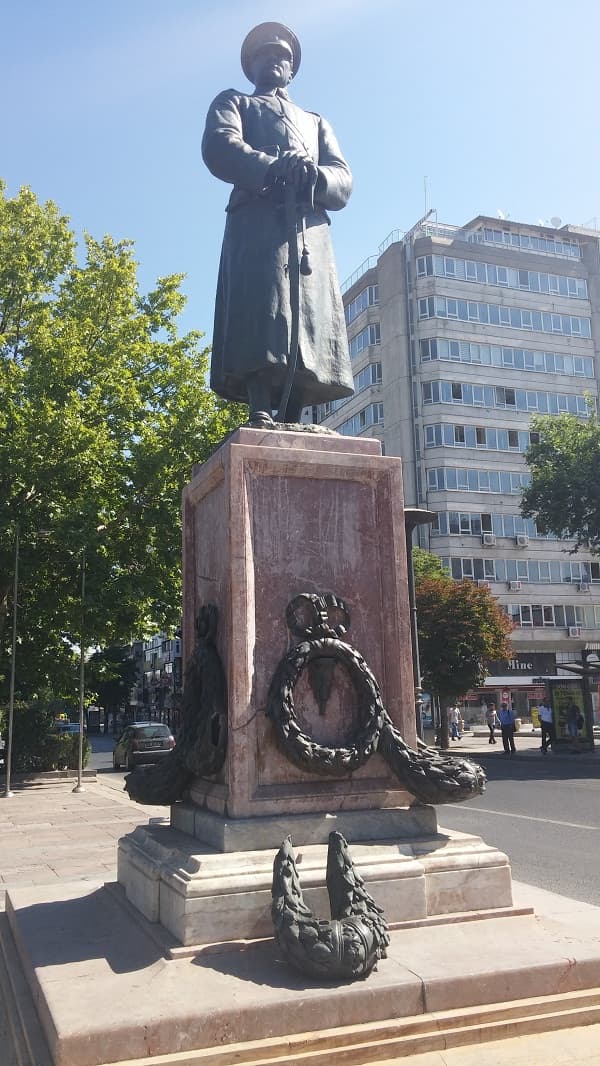 Mareşal Atatürk Anıtı galeri fotoğrafı 3
