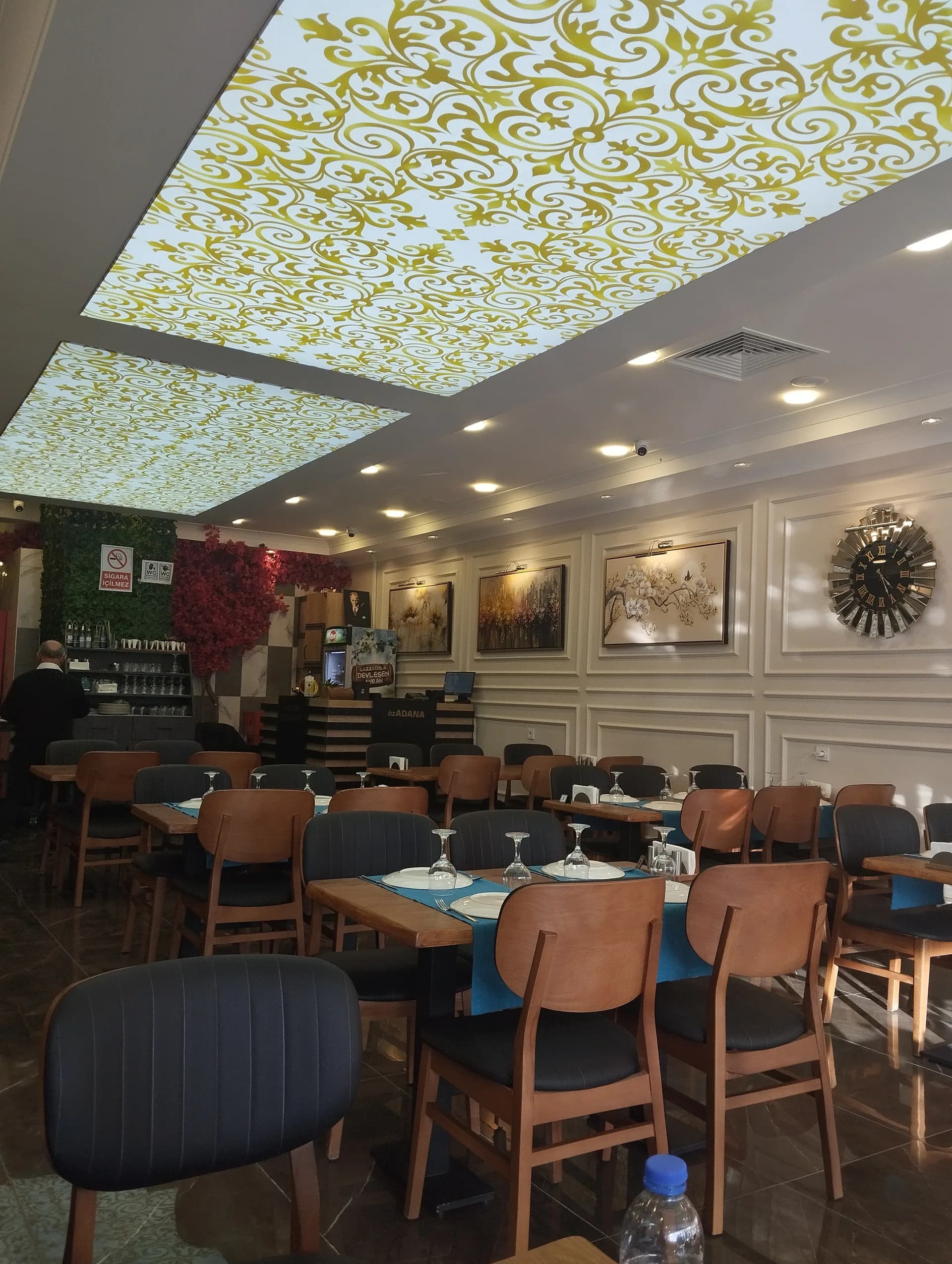 Öz Adana Restaurant fotoğrafı 2